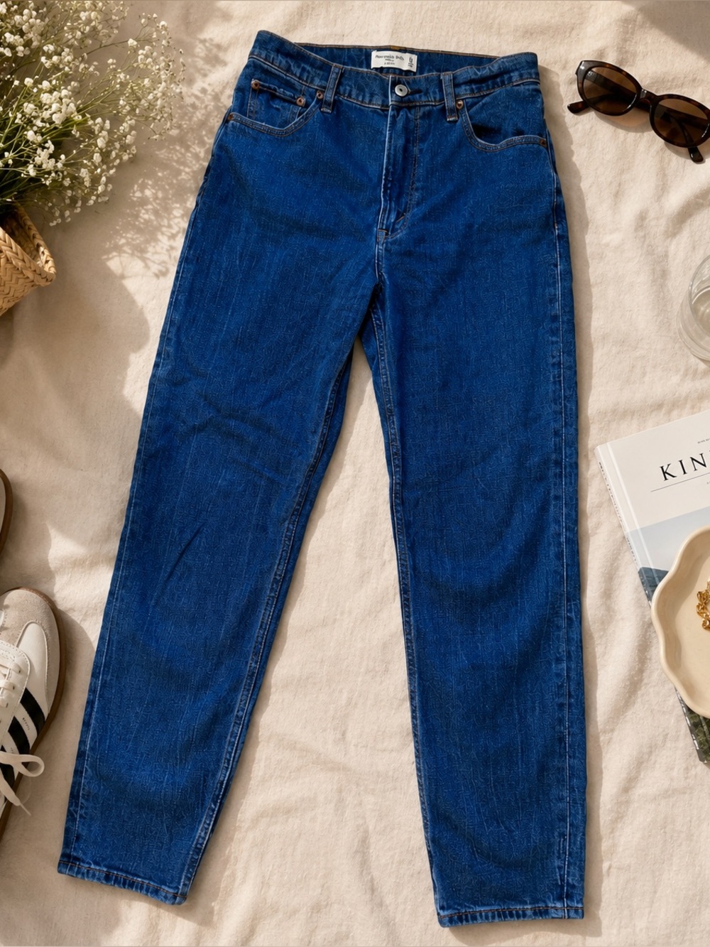 Abercrombie & Fitch The Mom High Rise Jean